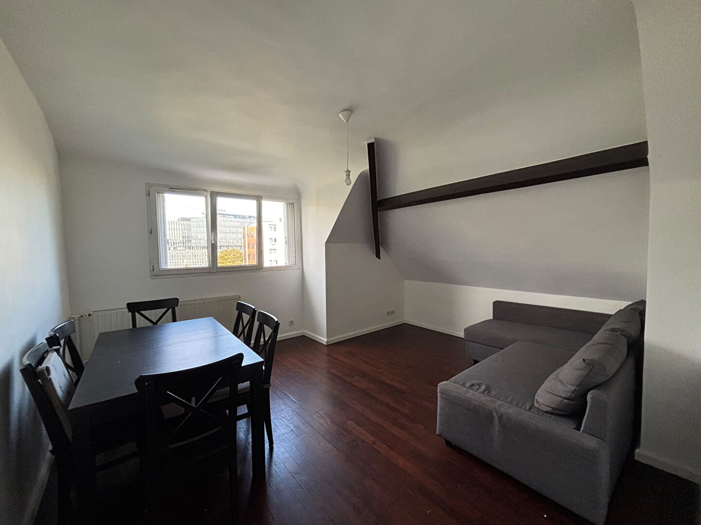 Le Kremlin-Bicêtre (94) 317 000 € Appartement 3 pièces , 2 chambres 53.00 m² Avec balcon
