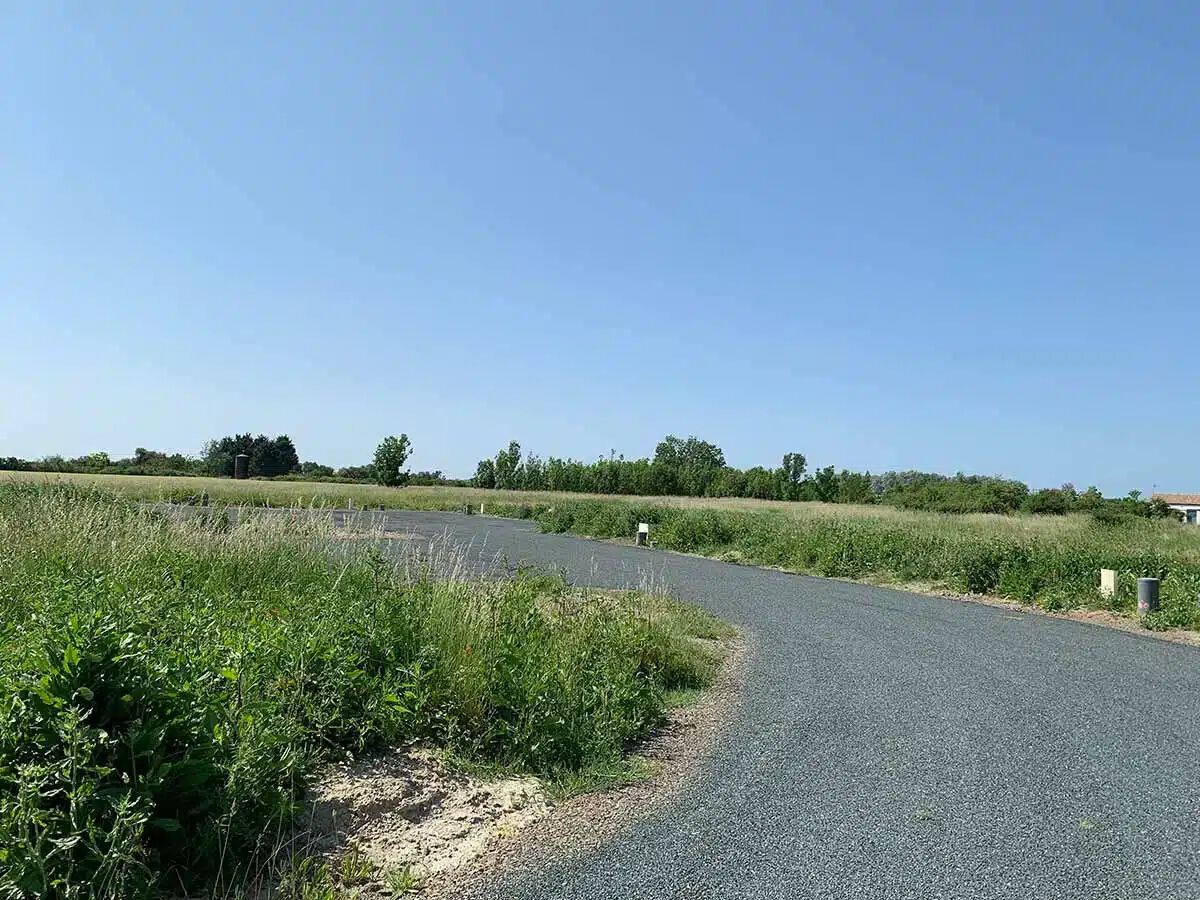 Terrain GRUES (85580) 420.00 m&sup2;