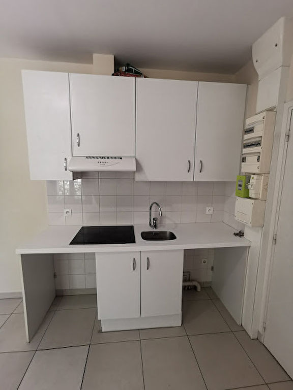 à 4 km de Garges-lès-Gonesse 800 € / mois cc Appartement 2 pièces 27.28 m² Voir le bien