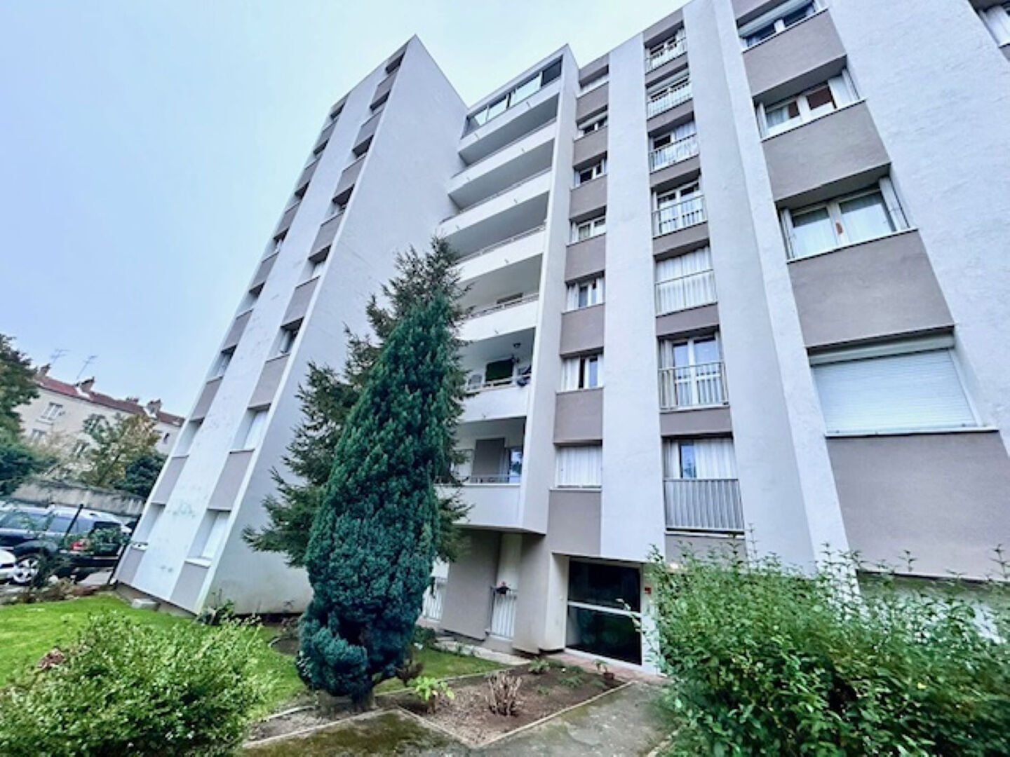 Le Bourget (93) Exclusif 244 000 € Appartement 4 pièces , 3 chambres 80.27 m² Avec jardin