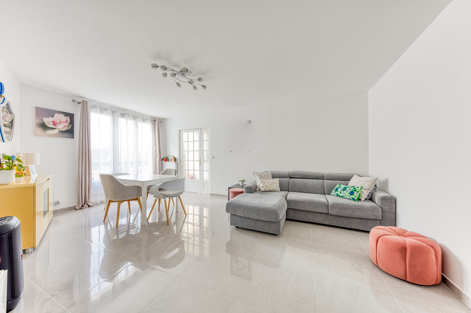 Lognes (77) Exclusif 274 400 € Appartement 4 pièces , 3 chambres 84.43 m² Avec terrassegarage/box
