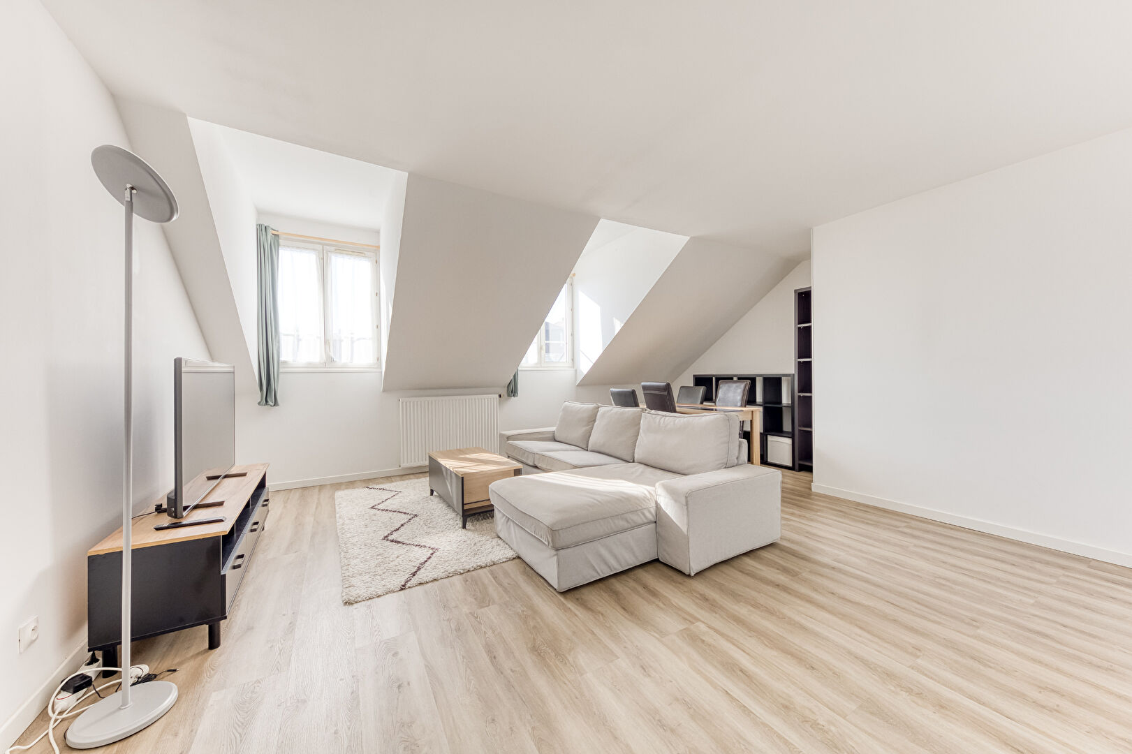 Bussy-Saint-Georges (77) Exclusif 212 000 € Appartement 2 pièces , 1 chambre 53.35 m² Meublé