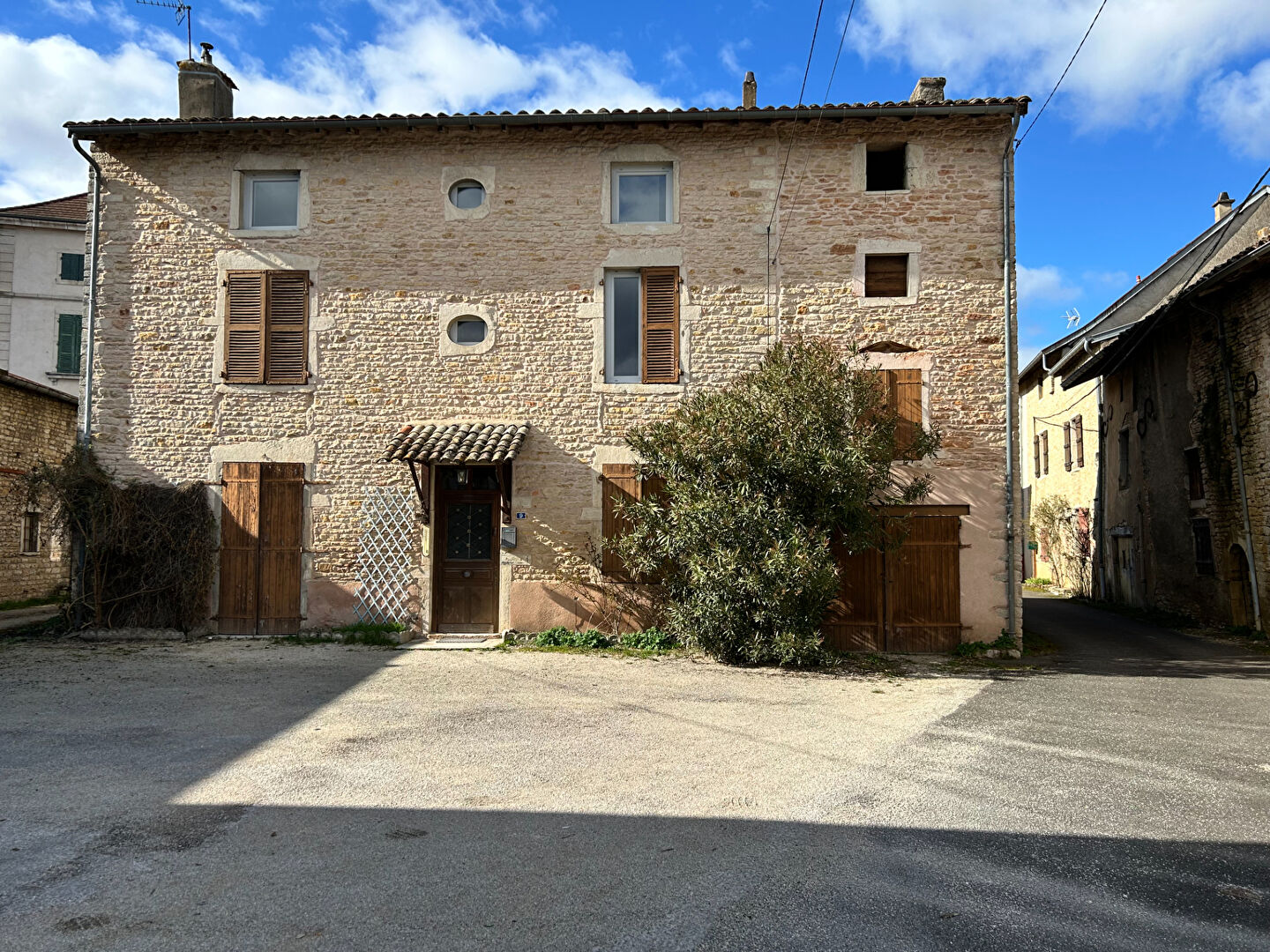 Immeuble de rapport UCHIZY (71700) 342.00 m&sup2;