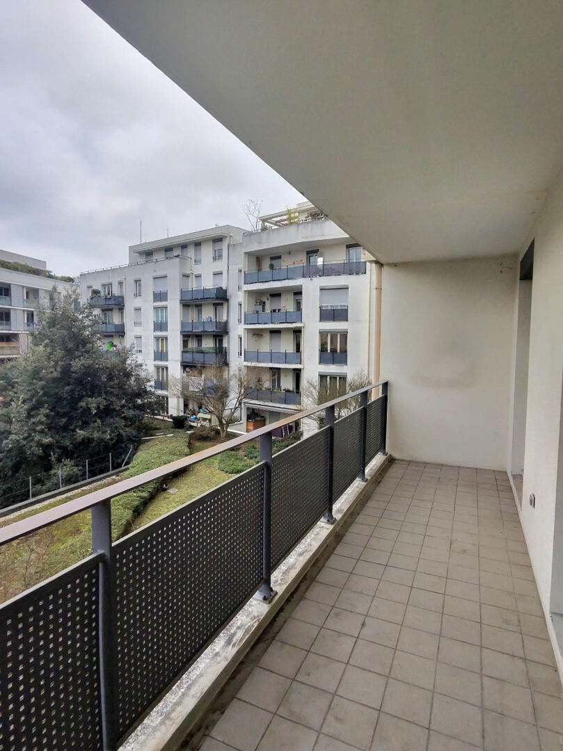Appartement LYON (69007) 3 pi&egrave;ces 73.00 m&sup2;