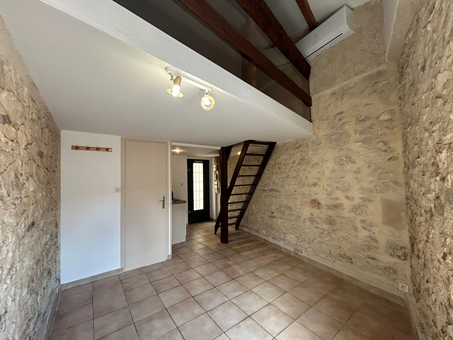 Appartement NIMES (30000) 2 pièces 20.18 m²