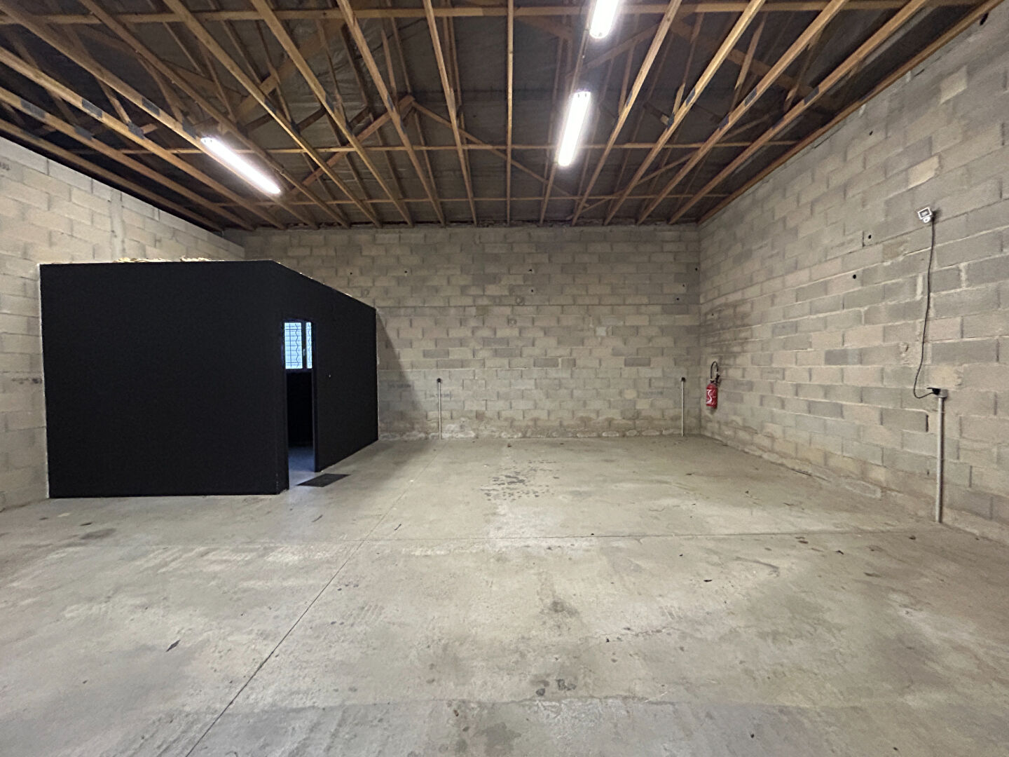 Entrepôt / Local industriel MARGUERITTES (30320) 100.00 m²