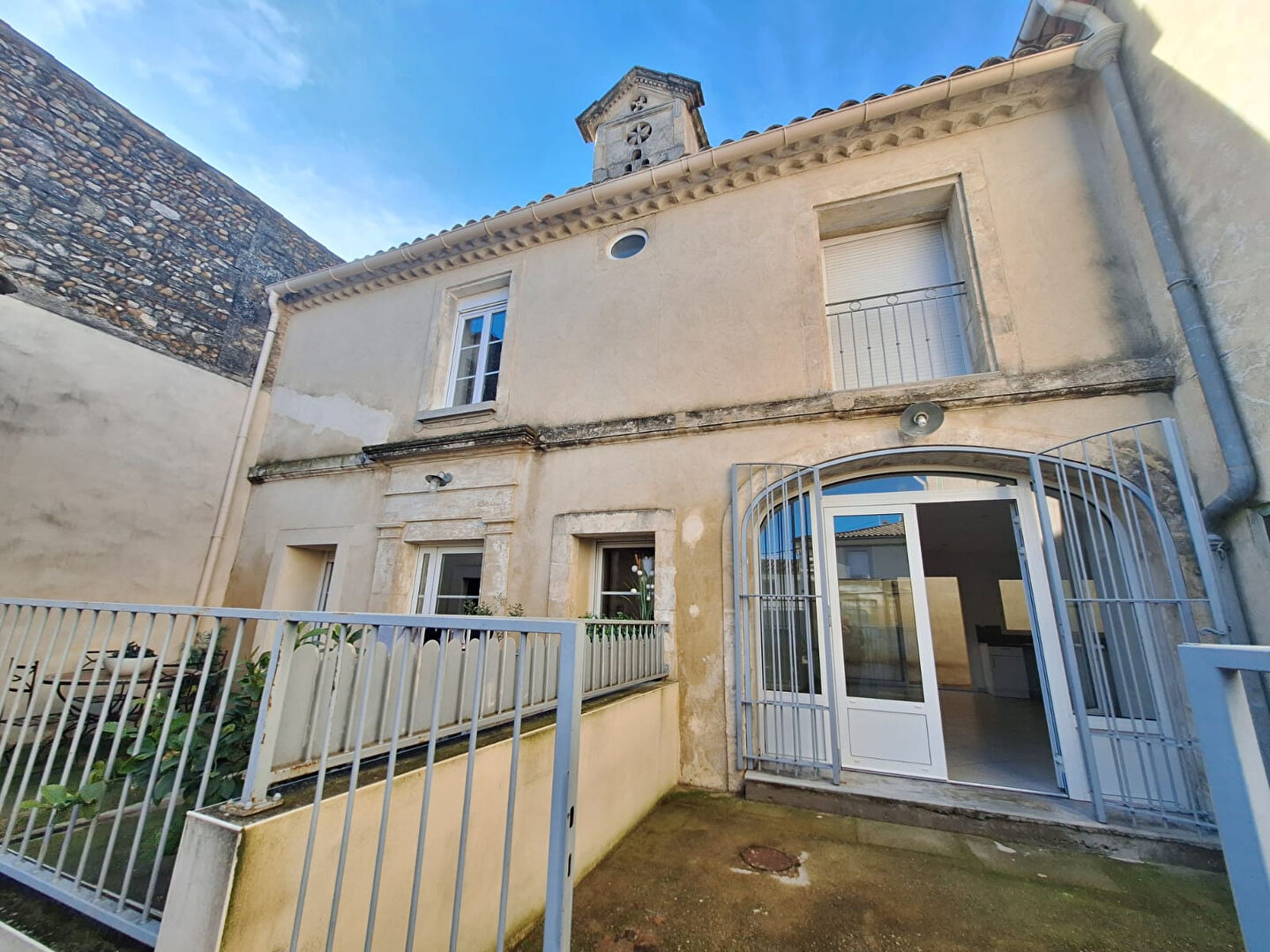 Immeuble REDESSAN (30129) 5 pi&egrave;ces 100.00 m&sup2;