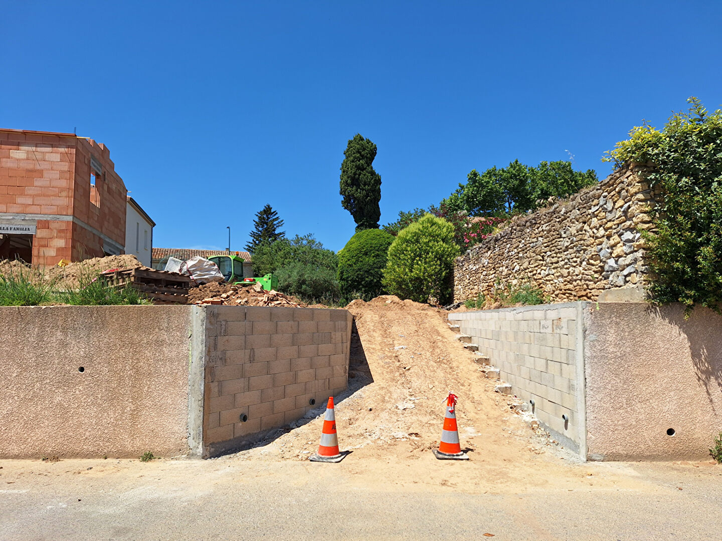 Terrain BEZOUCE (30320) 378.00 m&sup2;