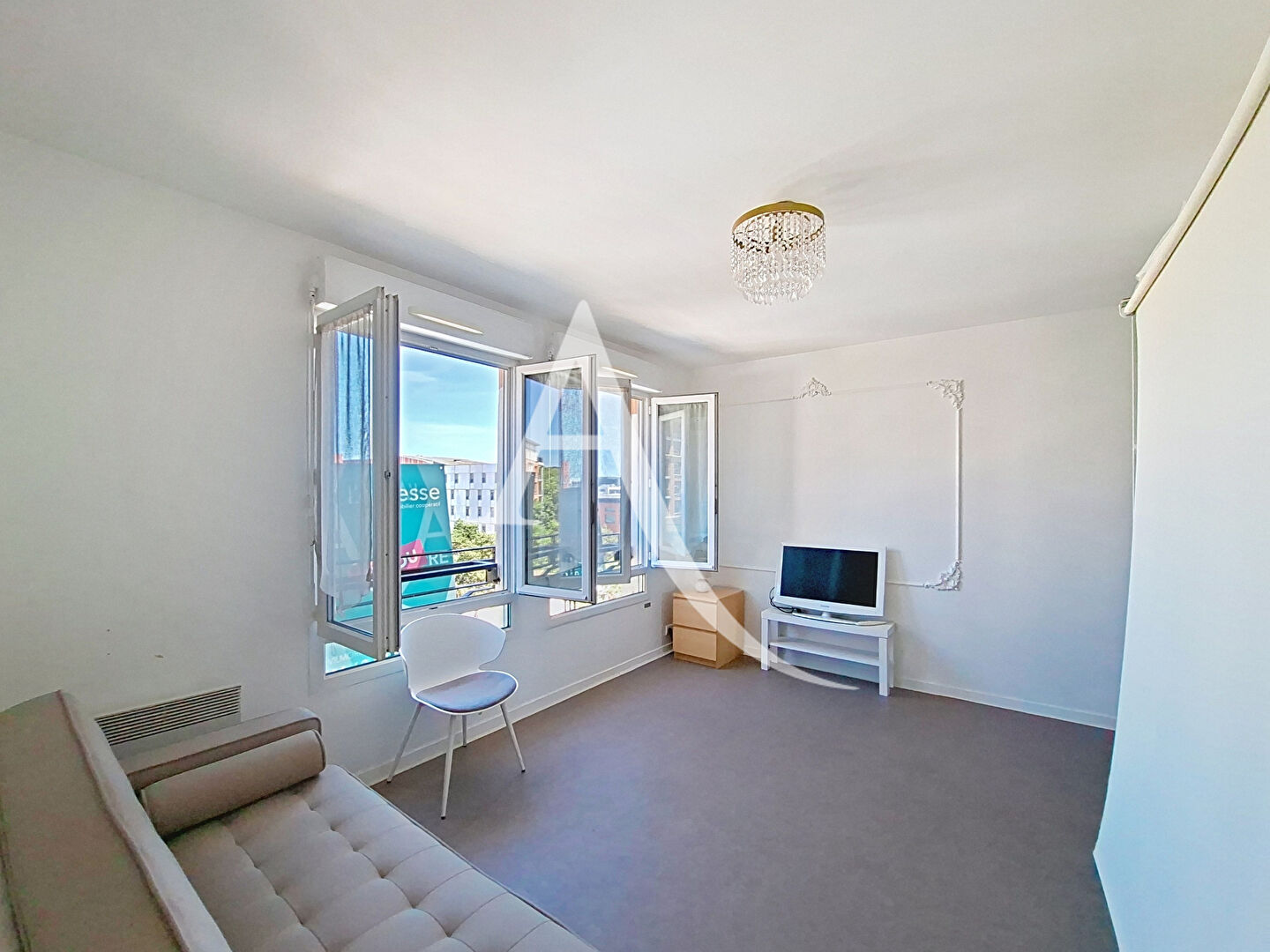 Massy (91) Exclusif 159 000 € Appartement 1 pièce 22.69 m² Voir le bien