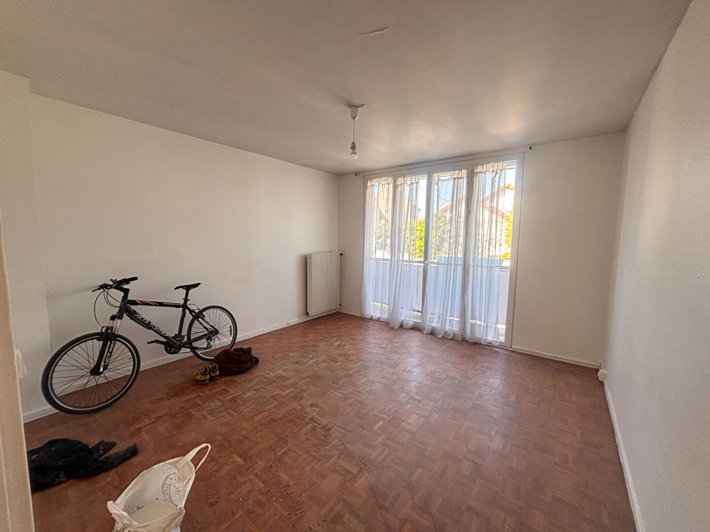 Massy (91) Exclusif 1 100 € / mois cc Appartement 3 pièces , 2 chambres 66.72 m² Avec balcongarage/box Voir le bien