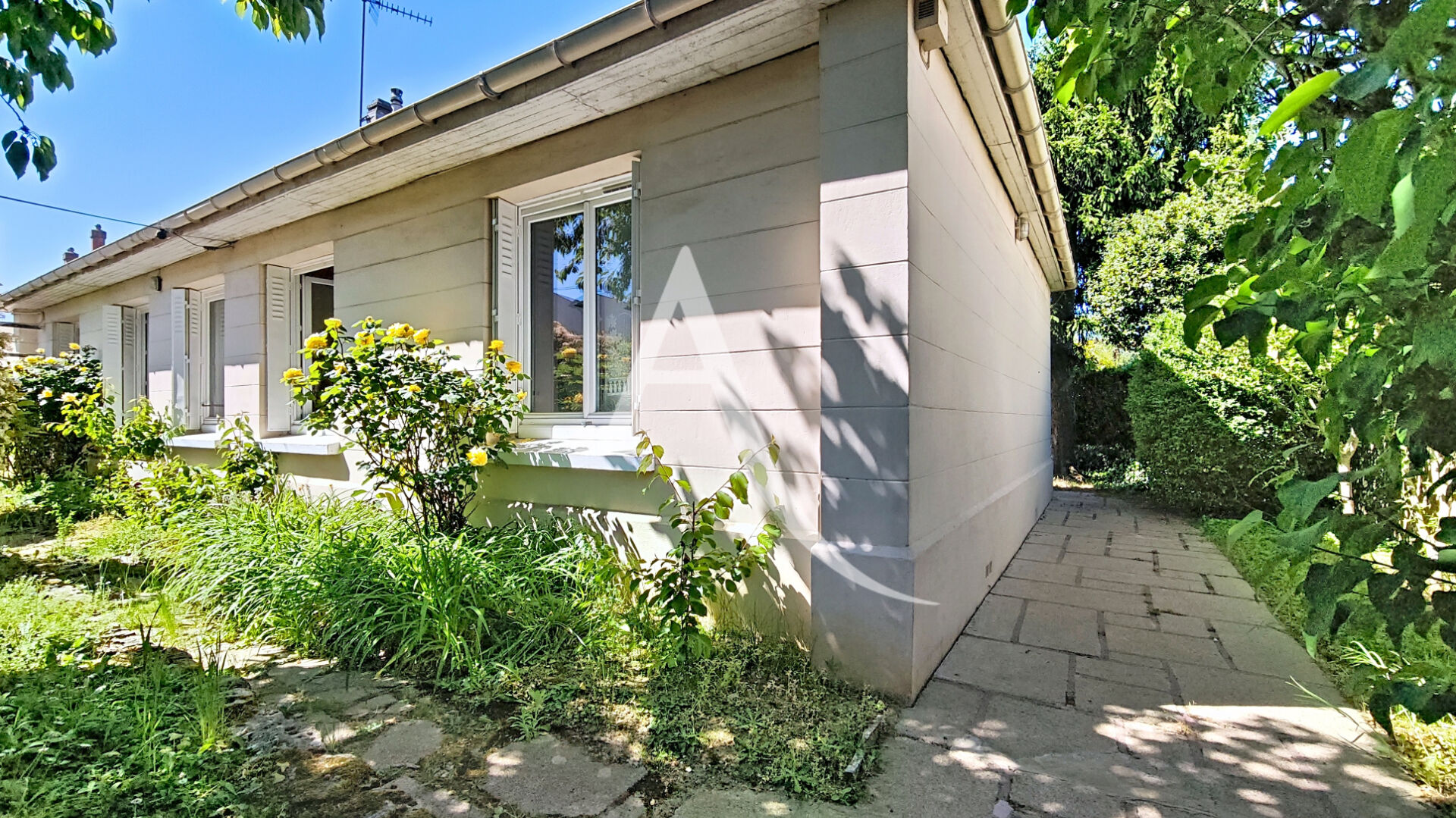 Massy (91) 373 120 € Maison 4 pièces , 3 chambres 82.73 m² Avec jardin Voir le bien