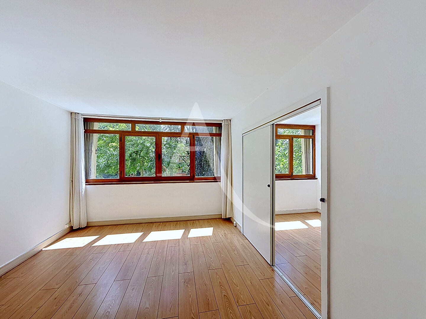 Massy (91) Exclusif 200 000 € Appartement 4 pièces , 3 chambres 64.71 m² Avec balcongarage/box Voir le bien