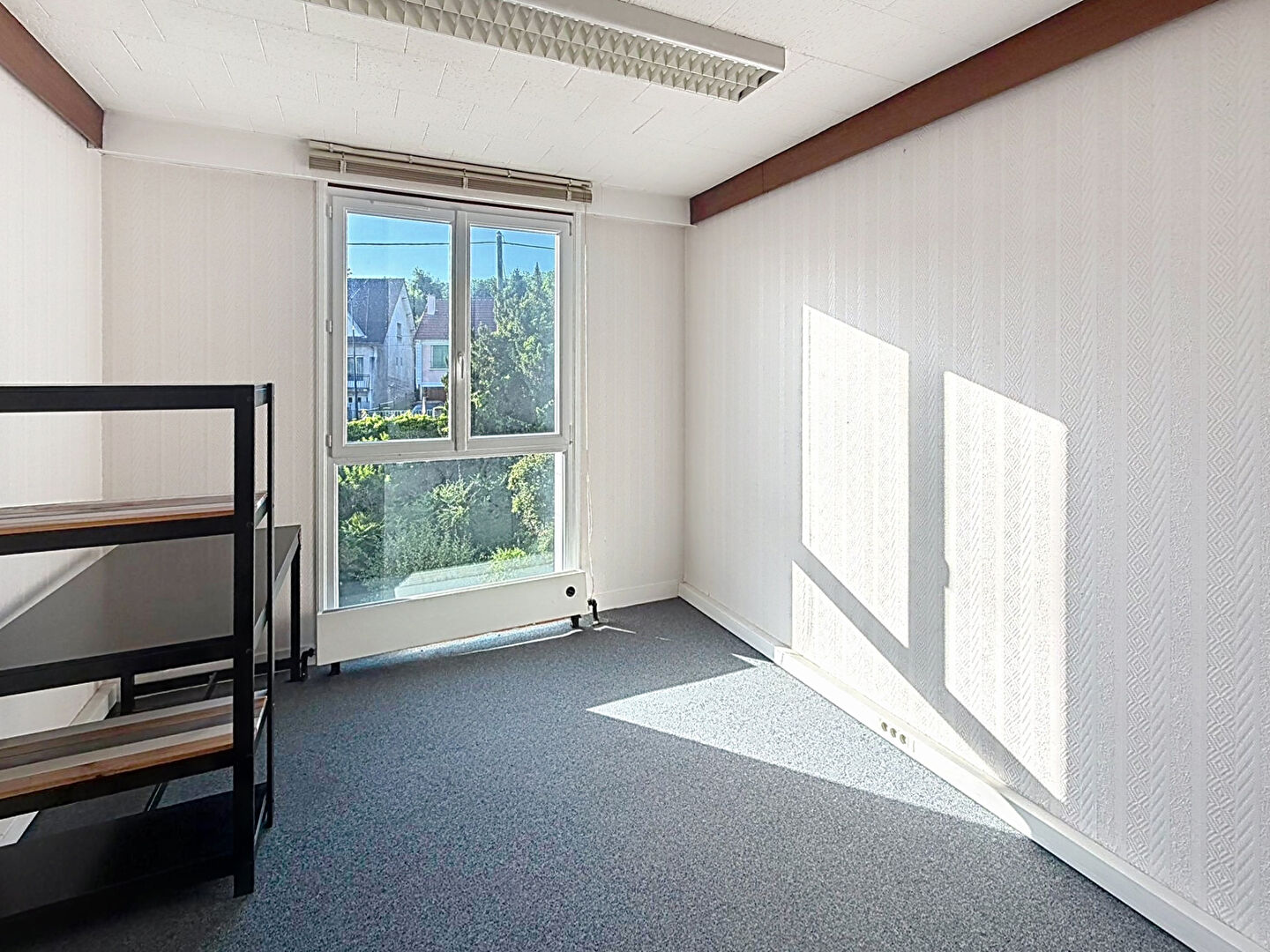 Local commercial PALAISEAU (91120) 1 pi&egrave;ce 12.47 m&sup2;