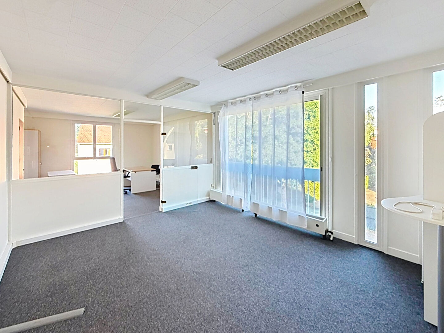 Local commercial PALAISEAU (91120) 2 pi&egrave;ces 37.74 m&sup2;