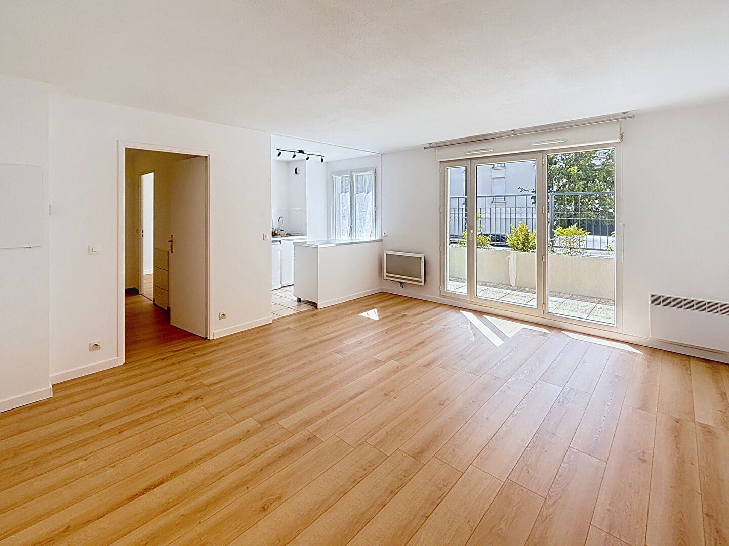 Massy (91) 1 000 € / mois cc Appartement 2 pièces , 1 chambre 45.88 m² Voir le bien