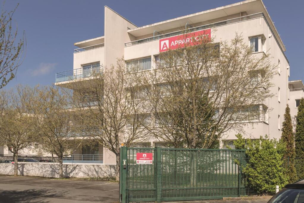 Appartement LA ROCHELLE (17000) 1 pièce 19.00 m²