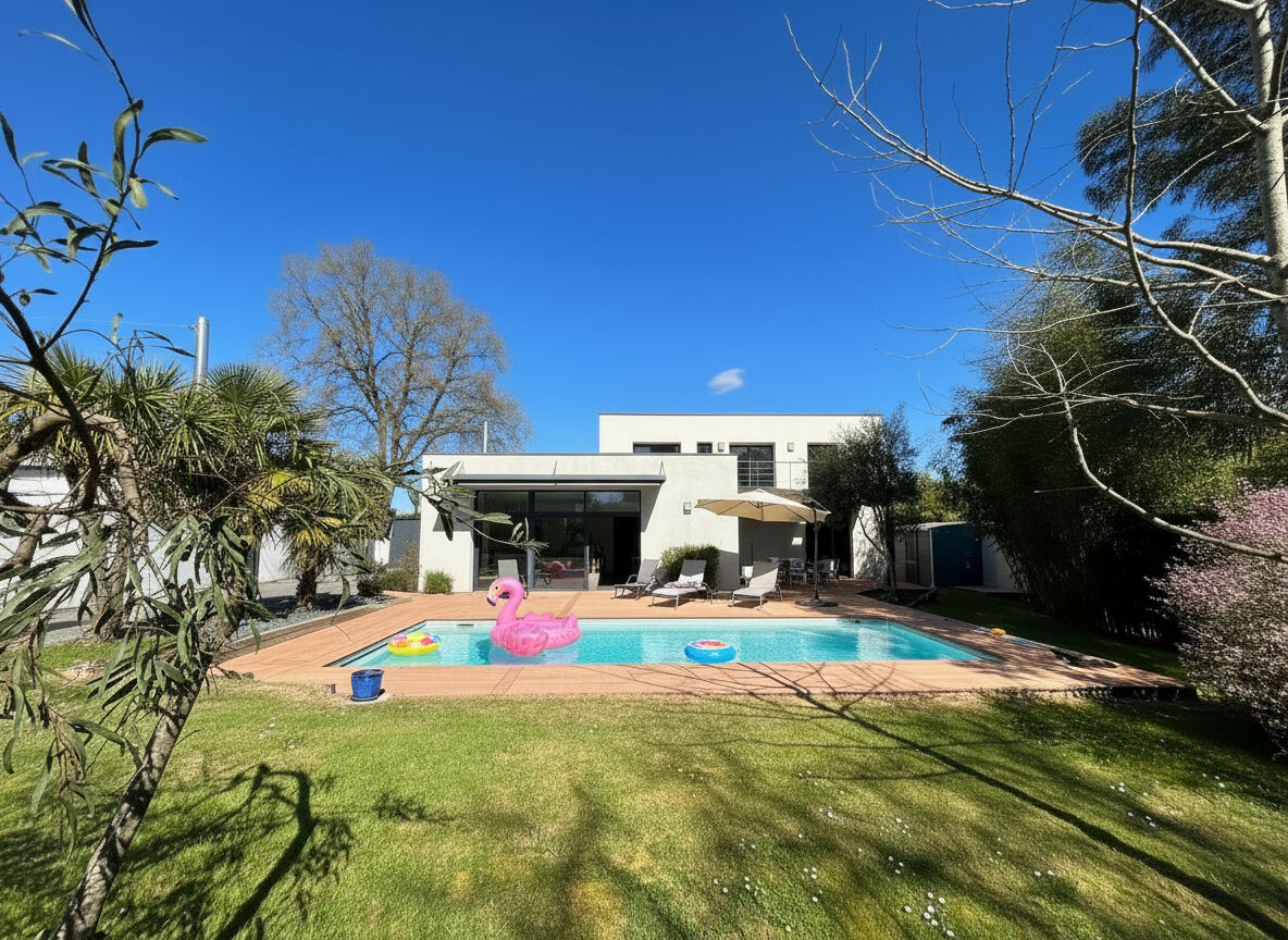 Maison ORVAULT (44700) 7 pi&egrave;ces 215.00 m&sup2;
