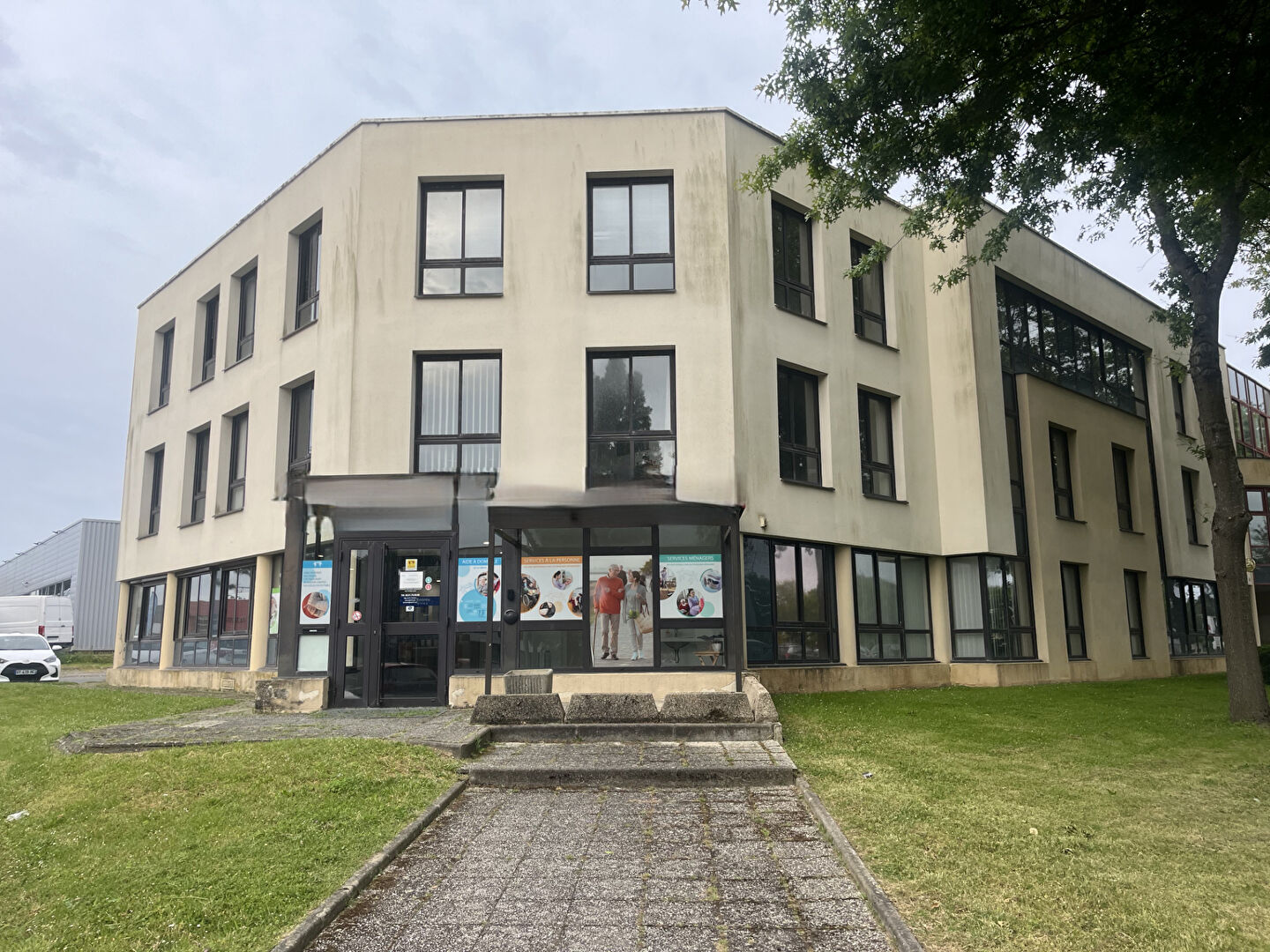 Bureaux SAINT-NAZAIRE (44600) 12 pièces 409.84 m²