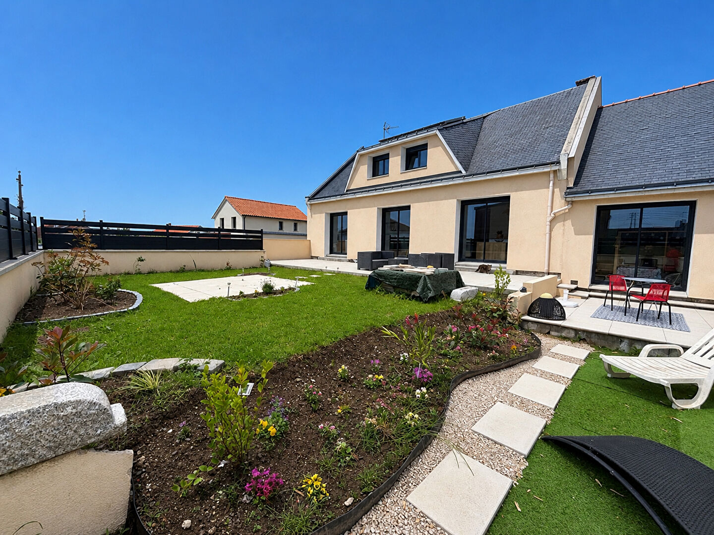Maison COUERON (44220) 9 pi&egrave;ces 220.00 m&sup2;