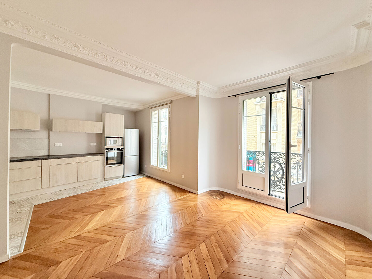 Appartement PARIS (75018) 3 pièces 80.15 m²