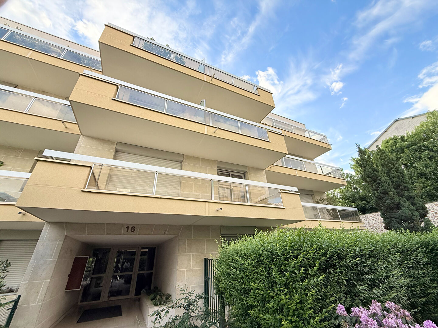 Le Perreux-sur-Marne (94) 499 000 € Appartement 5 pièces , 3 chambres 86.22 m² Avec balcon Voir le bien