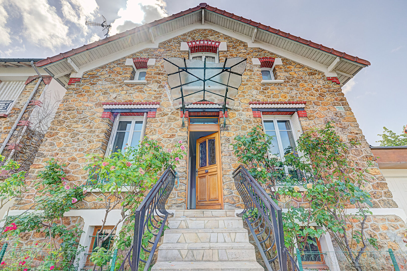 Le Perreux-sur-Marne (94) Exclusif 749 000 € Maison 5 pièces , 3 chambres 127.00 m² Avec jardin, garage/box Voir le bien