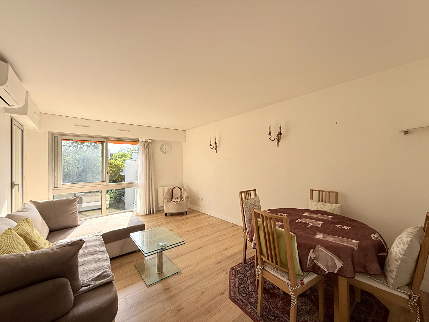 Nogent-sur-Marne (94) 150 000 € Appartement 2 pièces , 1 chambre 44.64 m² Avec balcon Voir le bien