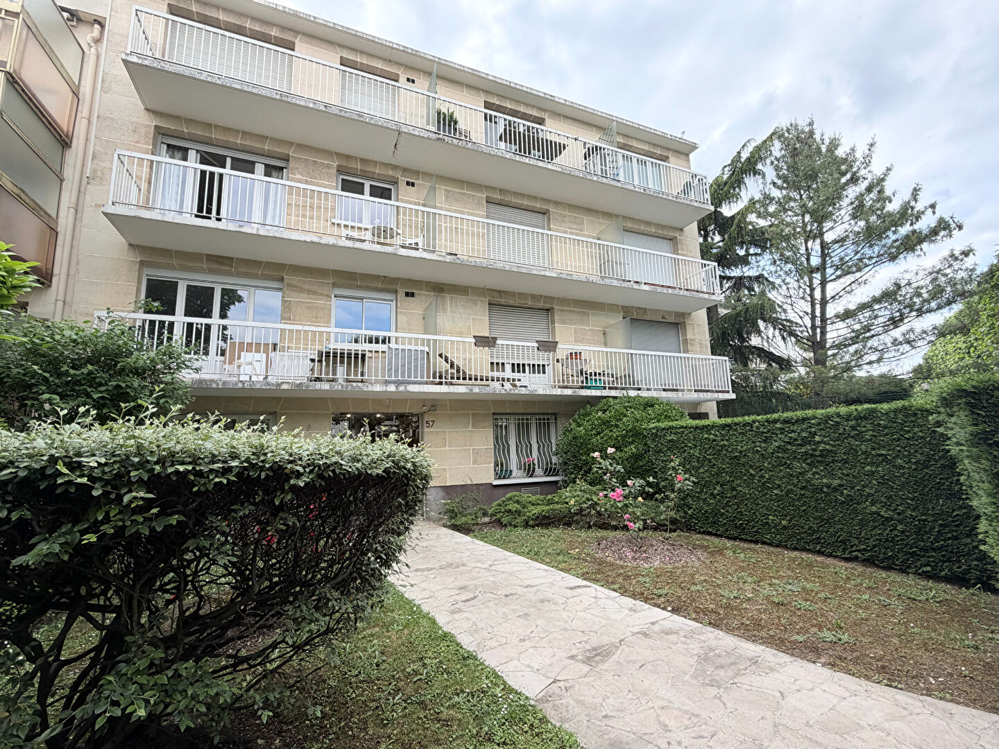 Le Perreux-sur-Marne (94) 249 500 € Appartement 2 pièces , 1 chambre 53.42 m² Avec balcon Voir le bien