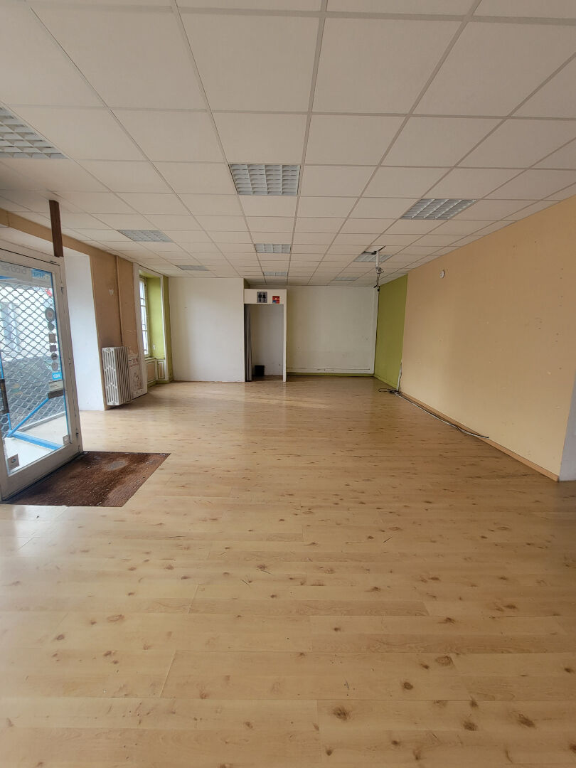 Local commercial GUEMENE PENFAO (44290) 3 pi&egrave;ces 148.45 m&sup2;