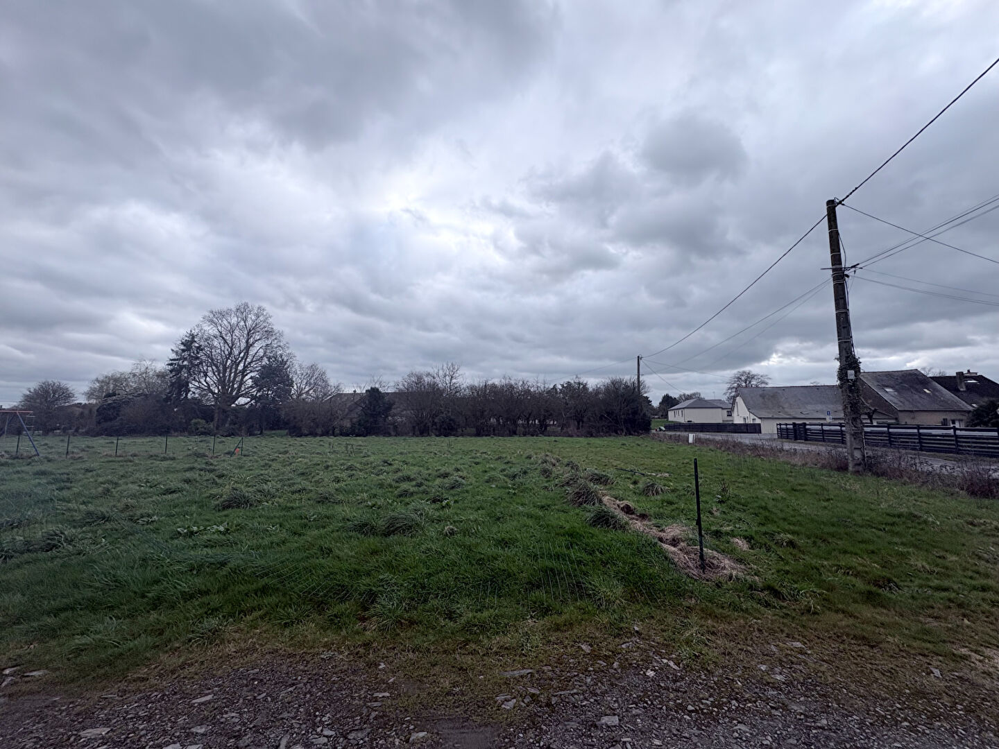 Terrain ISSE (44520) 458.00 m&sup2;