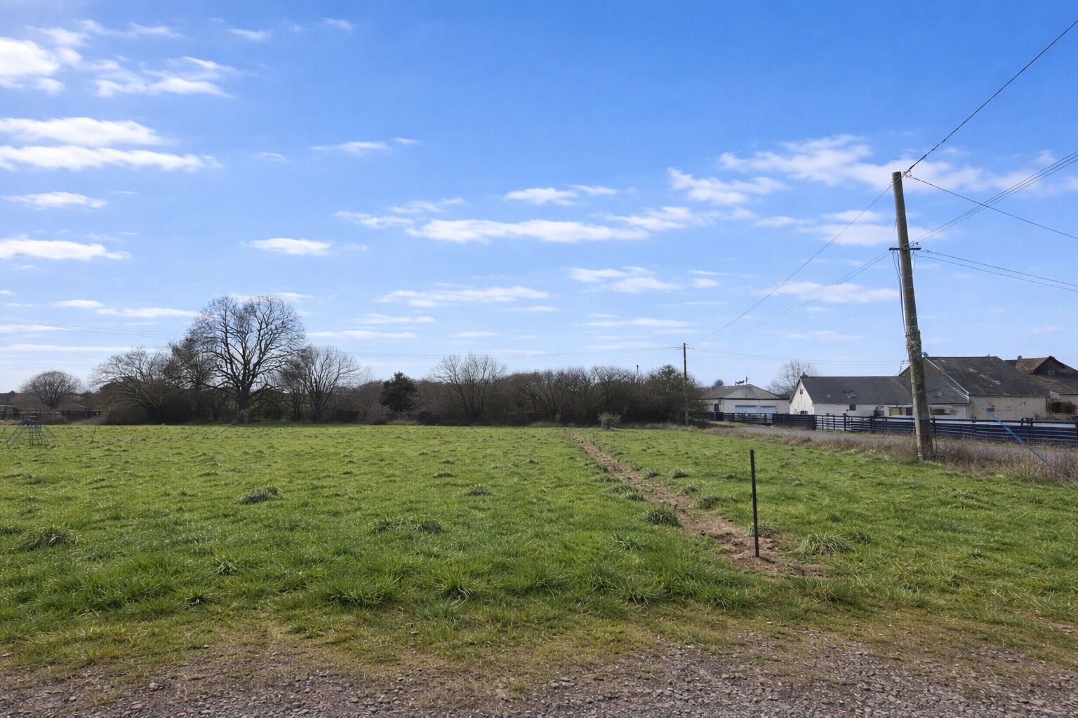 Terrain NOZAY (44170) 458.00 m&sup2;