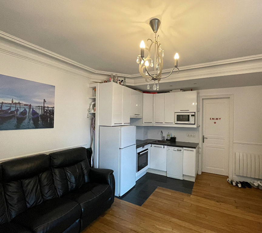 Appartement PARIS (75011) 3 pièces 50.00 m²