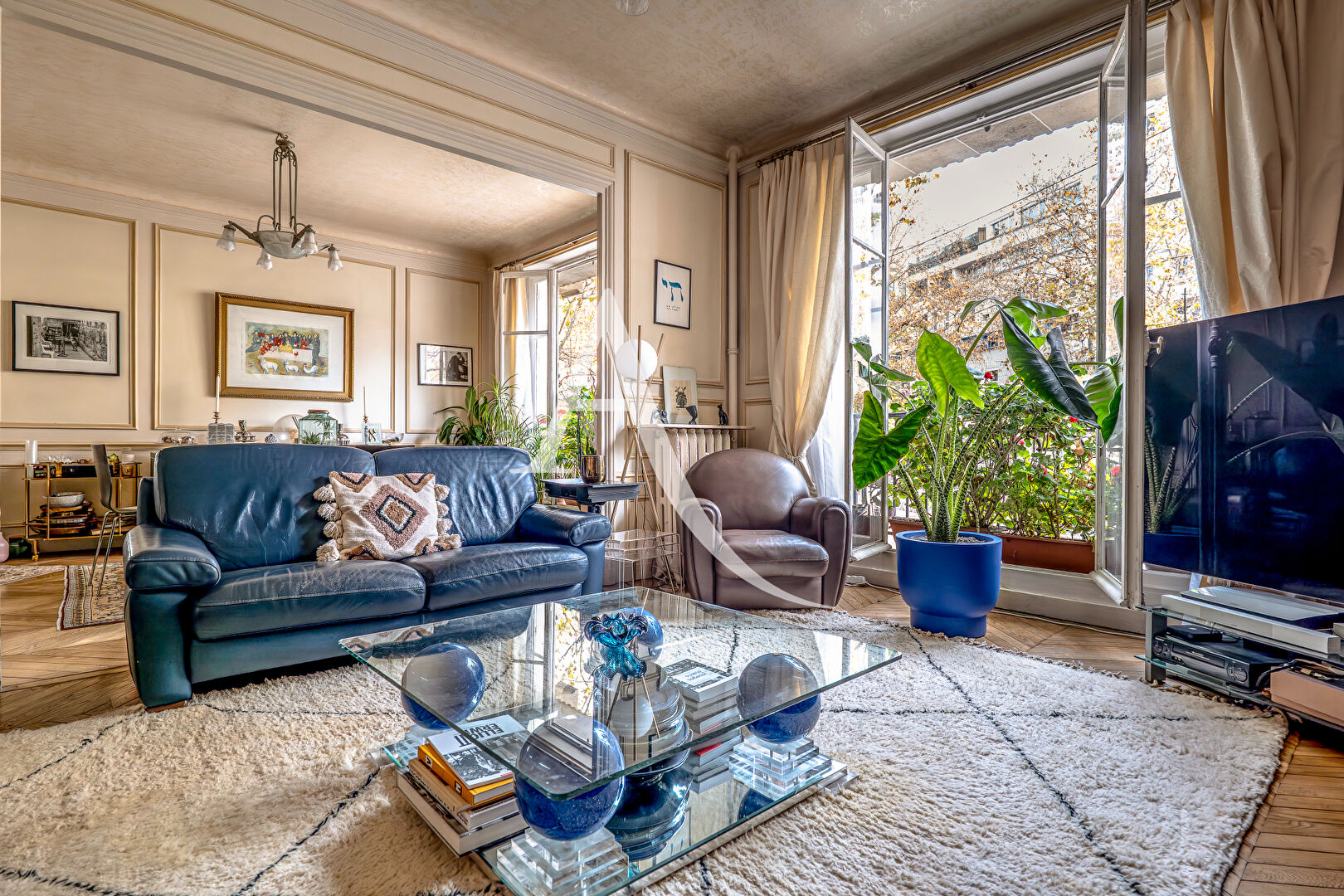 Appartement PARIS (75011) 5 pi&egrave;ces 147.00 m&sup2;