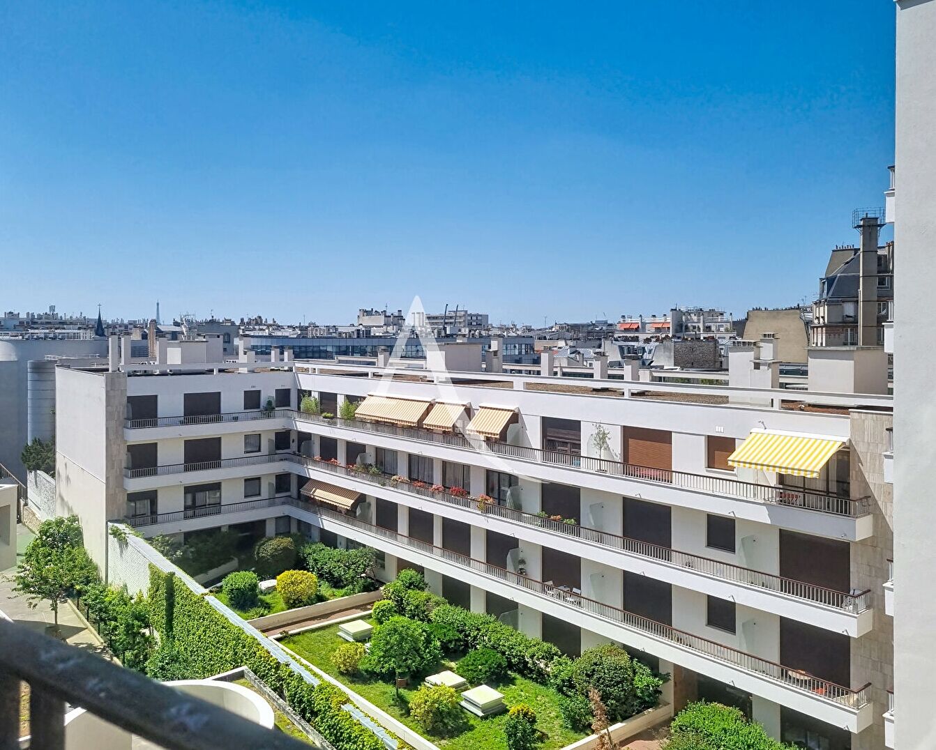 Appartement PARIS (75011) 1 pi&egrave;ce 28.05 m&sup2;