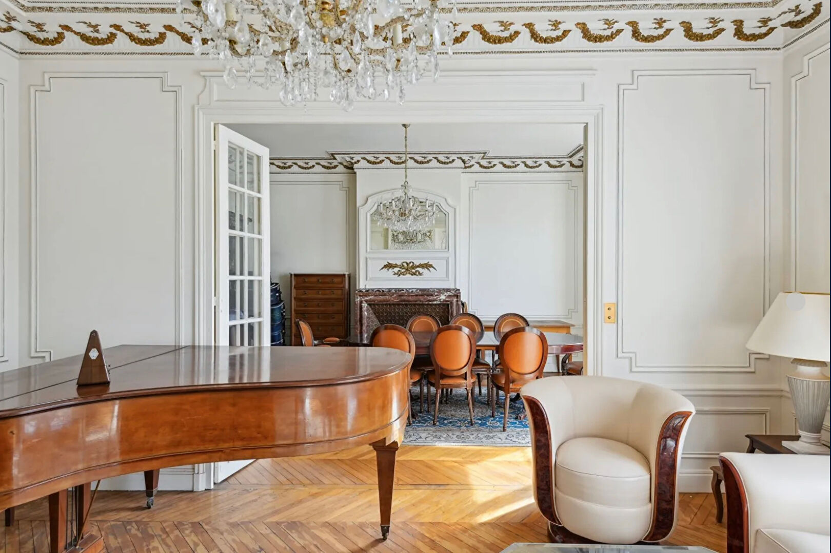 à 2 km de Paris 04 1 925 000 € Appartement 6 pièces , 4 chambres 166.00 m² Voir le bien