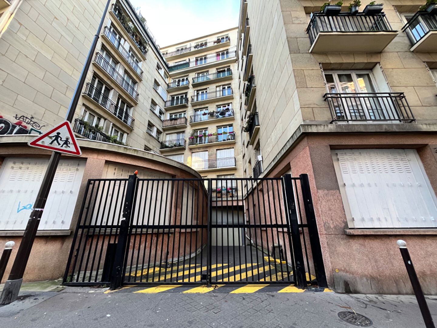 Parking / box PARIS (75011)