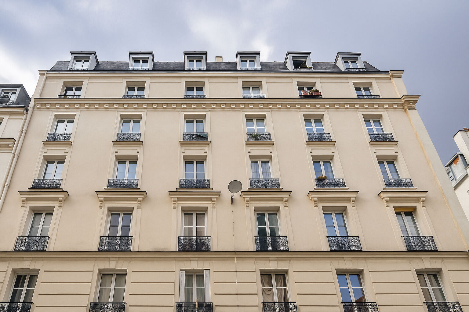 Appartement PARIS (75010) 3 pièces 57.00 m²