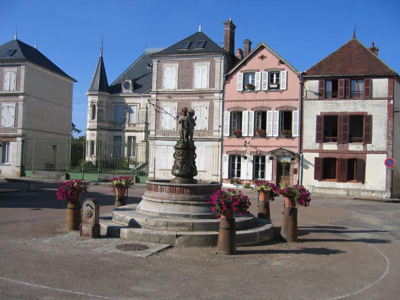 Immeuble EGLENY (89240) 400.00 m&sup2;