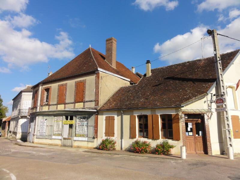 Murs EGLENY (89240) 400.00 m&sup2;