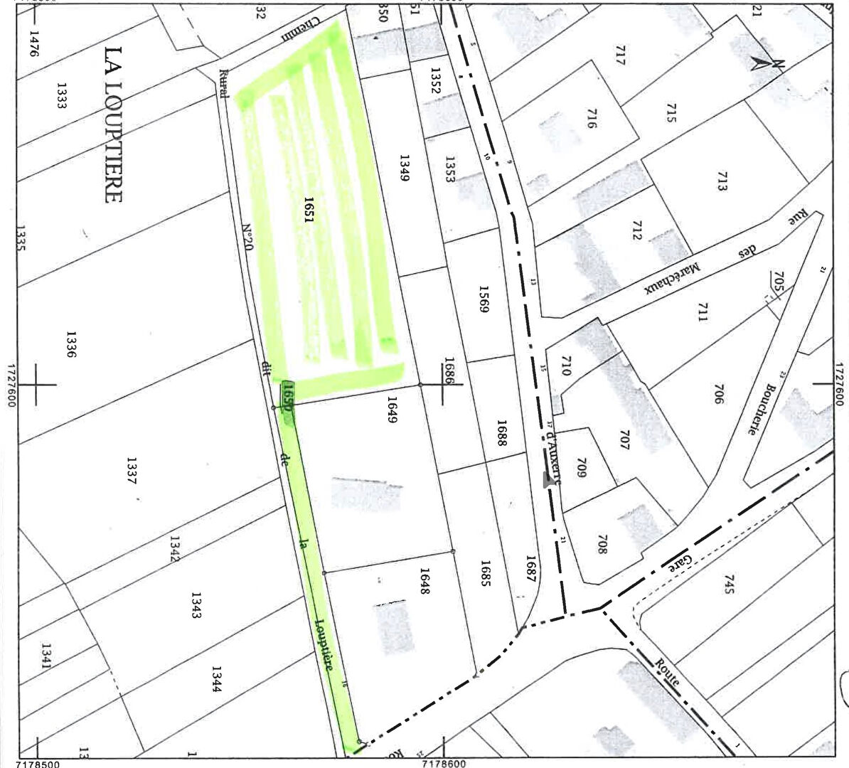 Terrain EGLENY (89240) 3464.00 m&sup2;