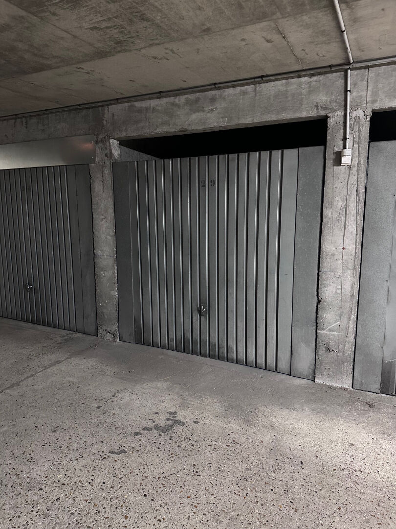 Parking / box POISSY (78300) 12.00 m&sup2;