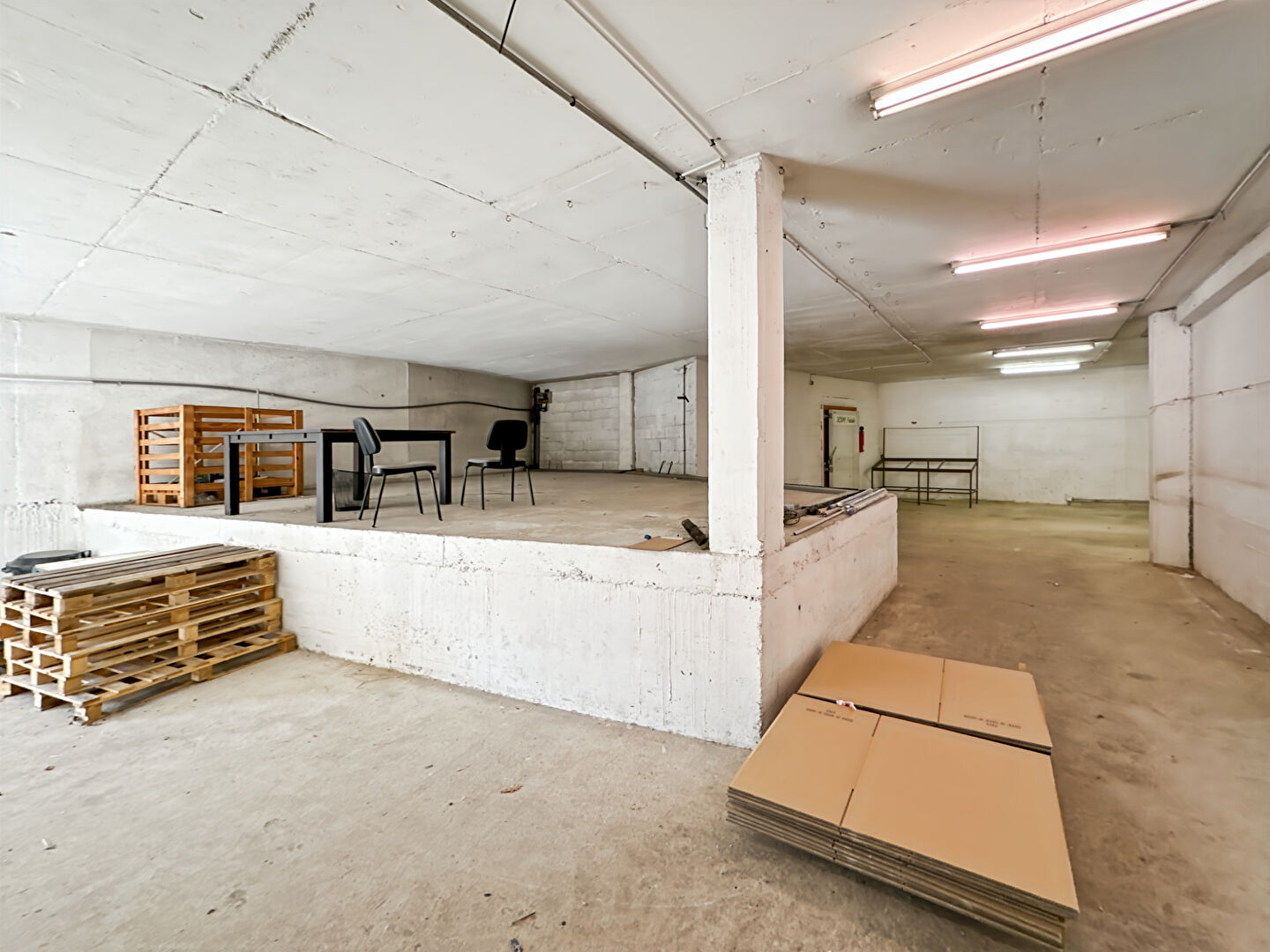 Local commercial ACHERES (78260) 280.00 m&sup2;