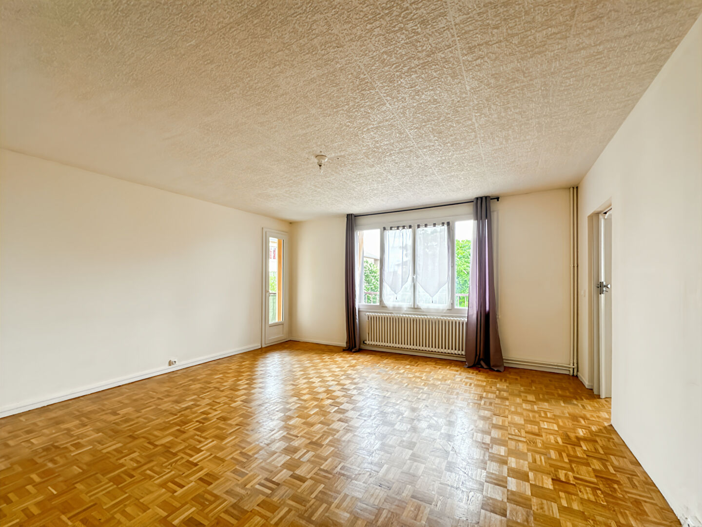 Appartement AUBERGENVILLE (78410) 4 pièces 83.00 m²