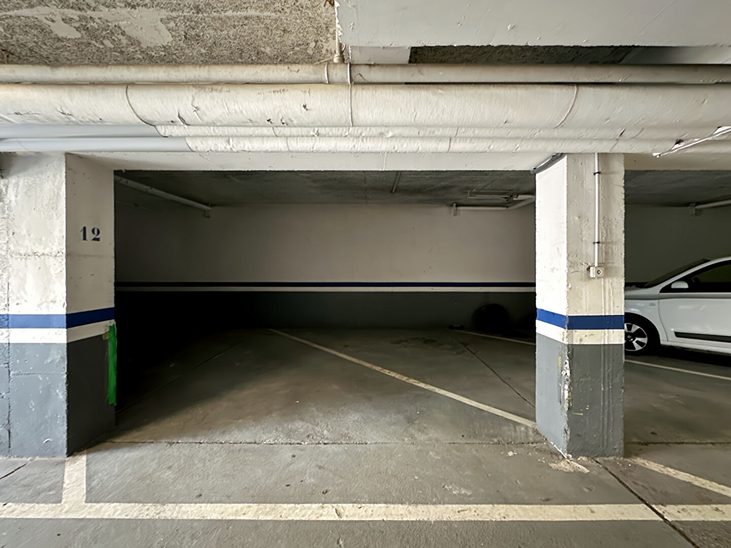 Parking / box POISSY (78300)