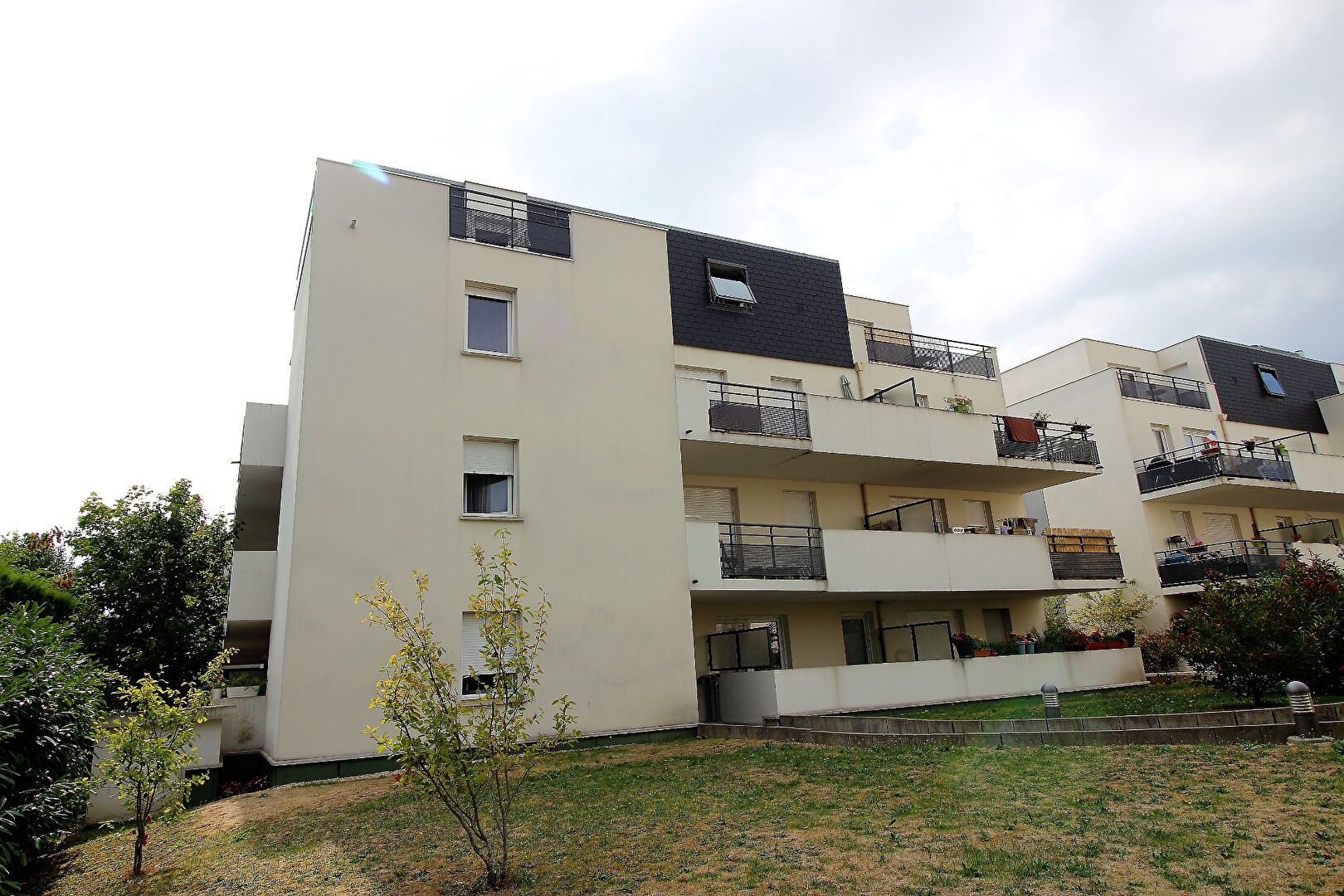 à 12 km de Montigny-lès-Cormeilles 794 € / mois cc Appartement 1 pièce 30.48 m² Avec balcon Voir le bien