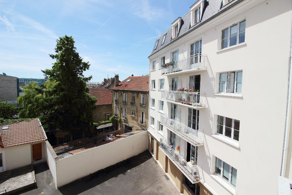 à 21 km de Us 1 150 € / mois cc Appartement 4 pièces , 2 chambres 74.36 m² Avec balcon Voir le bien