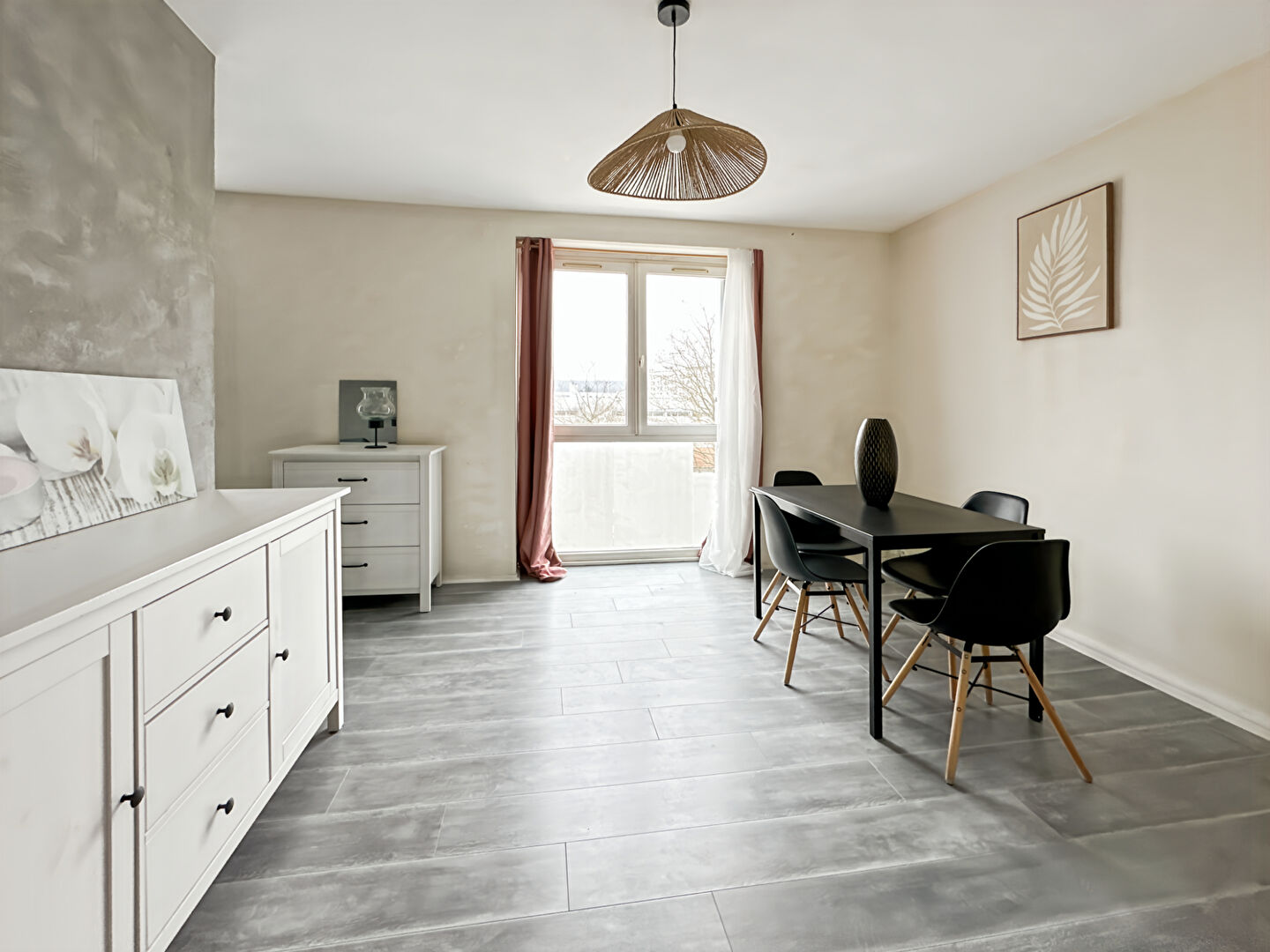 à 21 km de Us 968 € / mois cc Appartement 3 pièces , 1 chambre 47.53 m² Voir le bien