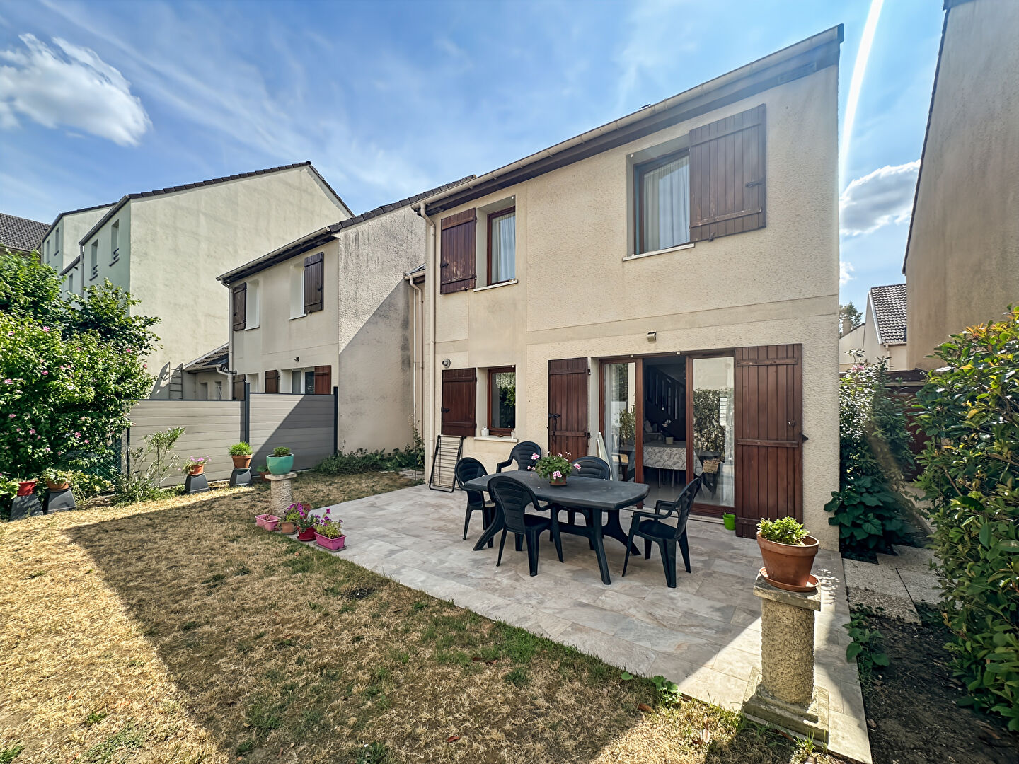 à 13 km de Saint-Prix 357 000 € Maison 6 pièces , 4 chambres 98.00 m² Avec jardin, terrasse, garage/box Voir le bien