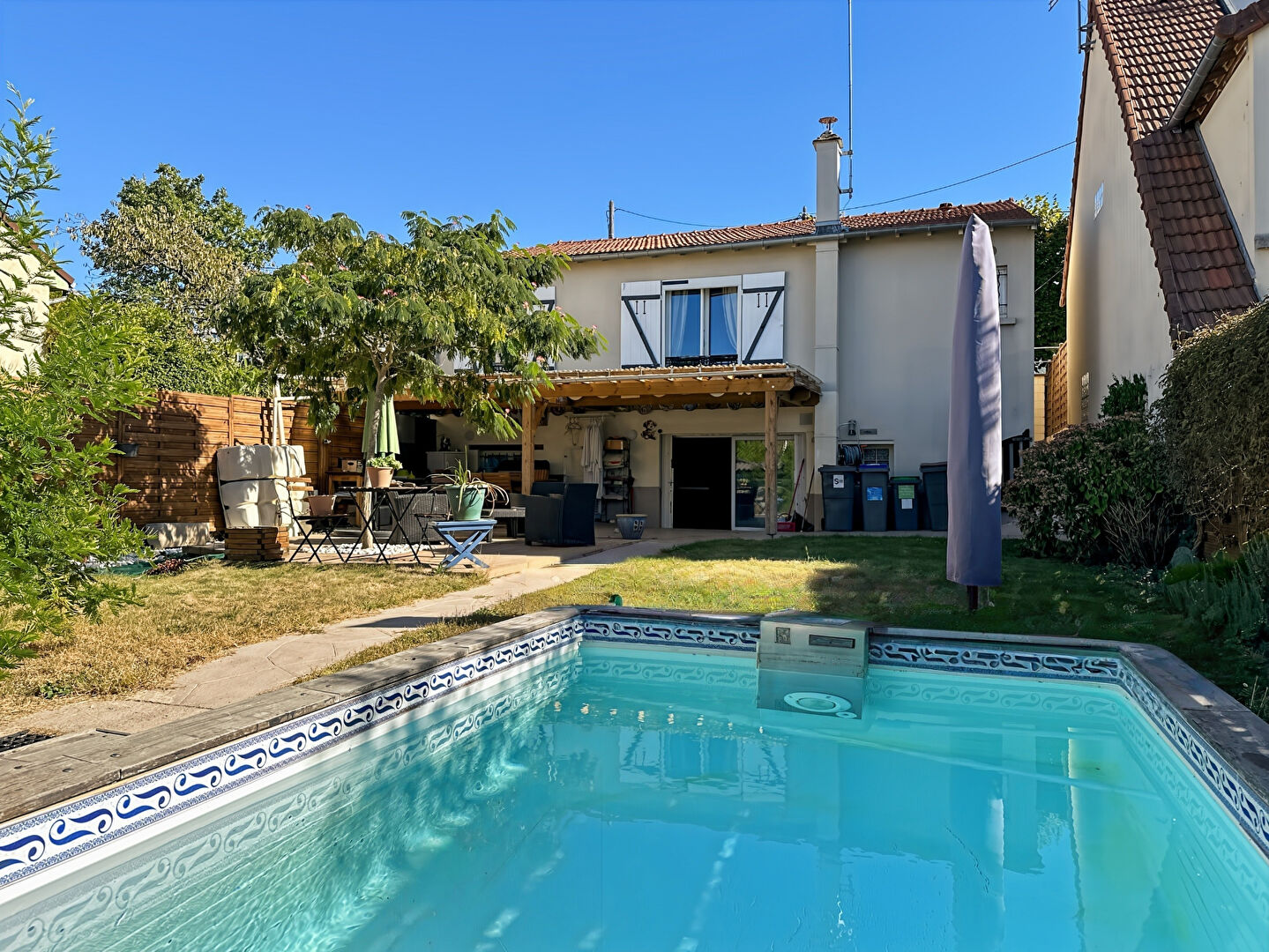 Poissy (78) Exclusif 439 000 € Maison 5 pièces , 3 chambres 128.37 m² Avec jardin