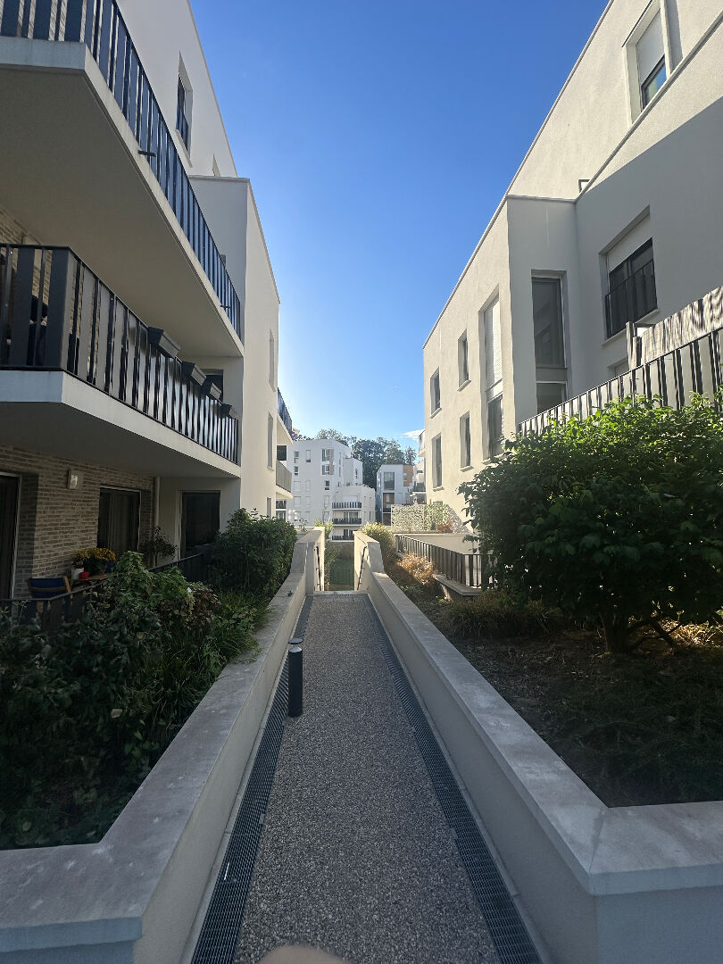 Poissy (78) Exclusif 184 000 € Appartement 2 pièces , 1 chambre 40.11 m² Avec terrasse